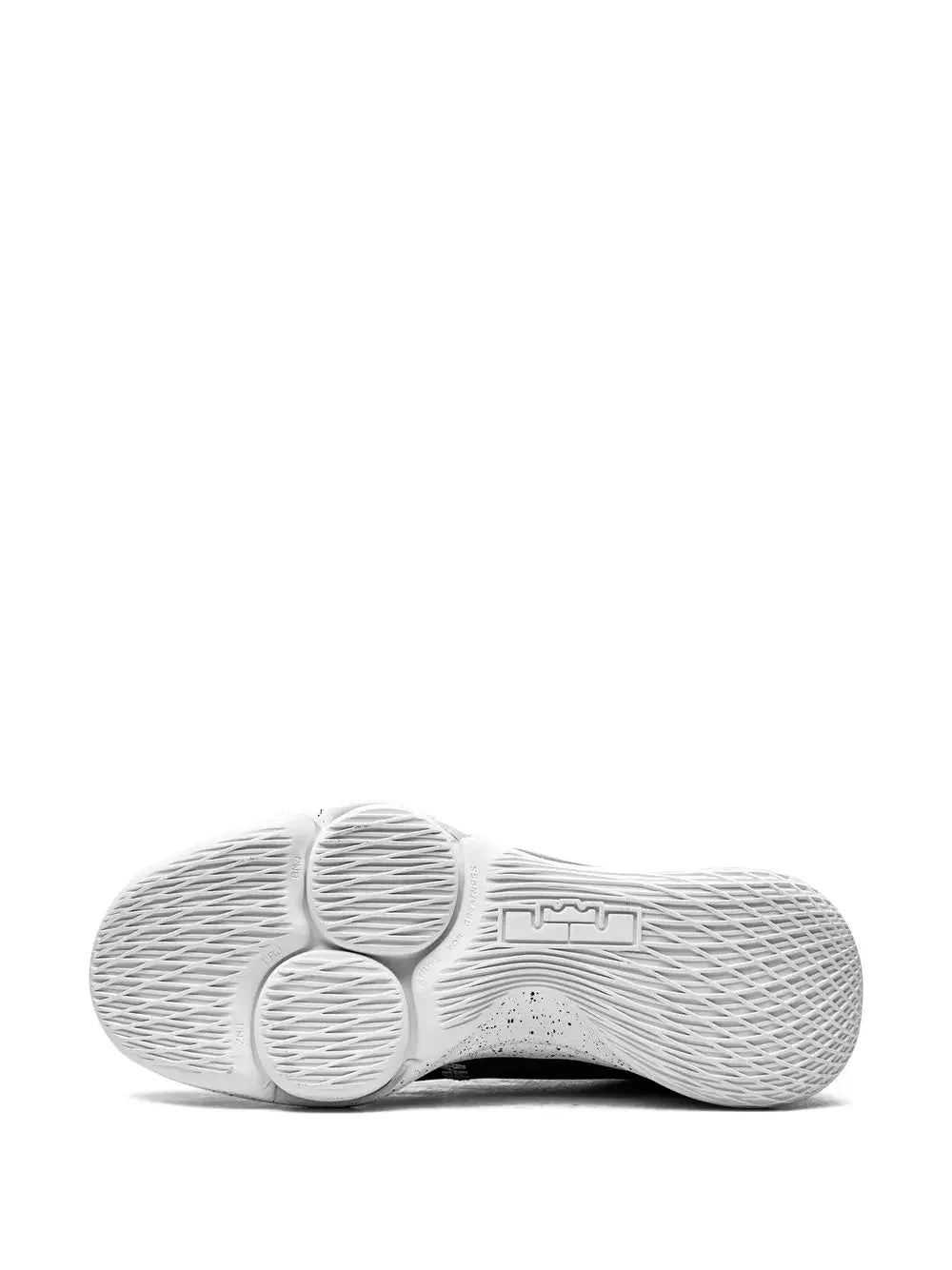 Nike Lebron Witness V Sneakers Grazuv Mart