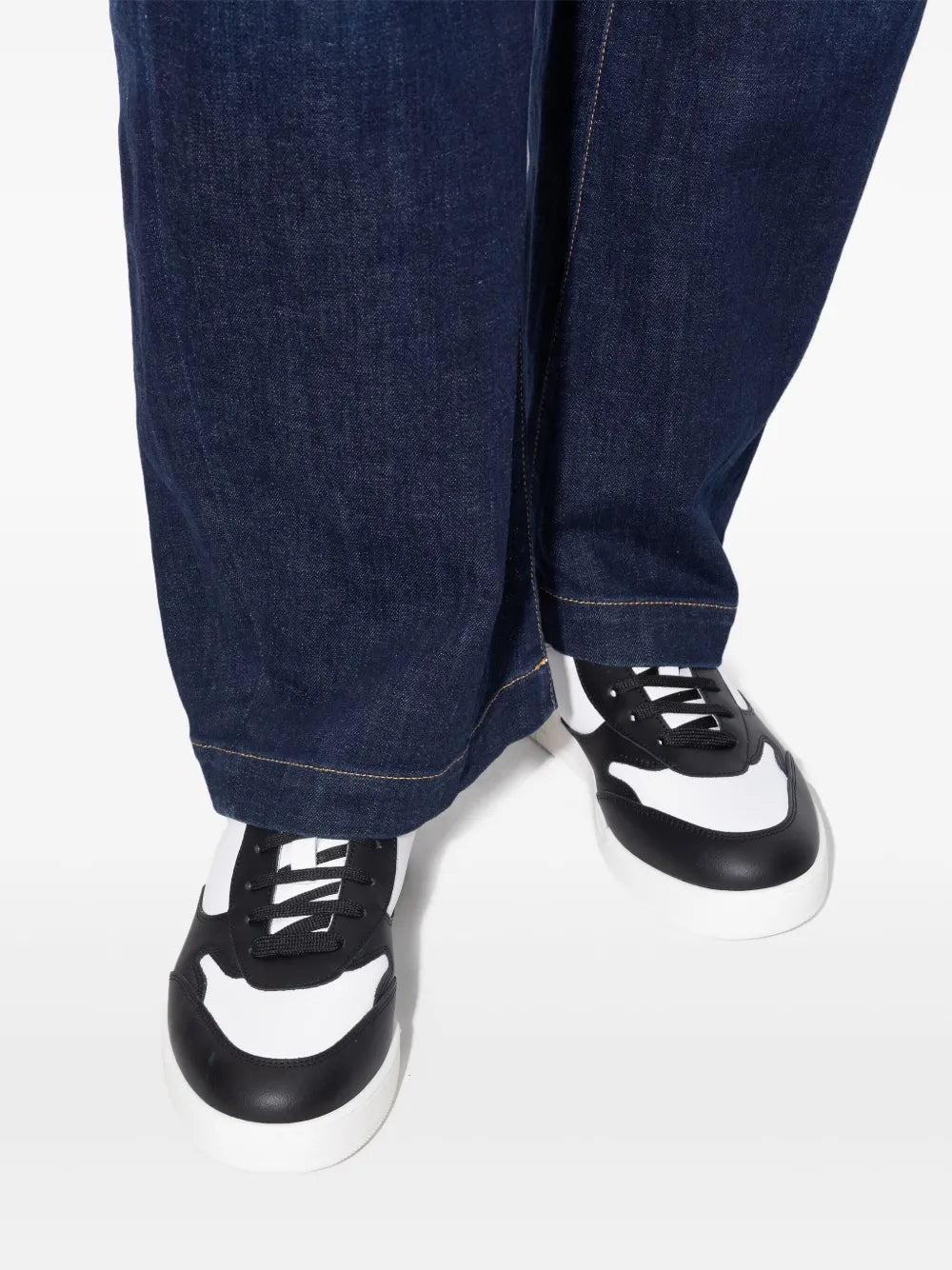 Moschino Low-Top Sneakers Grazuv Mart